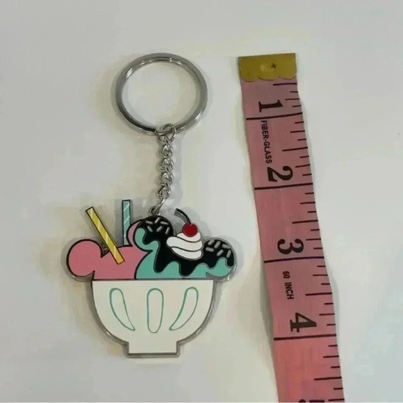 Limited Edition Disney‎ Ice Cream Key Chain Mickey - Picture 4 of 5